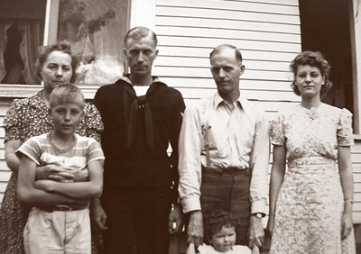 Maynard and Inez Reynolds family