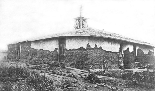 Hogg sod house
