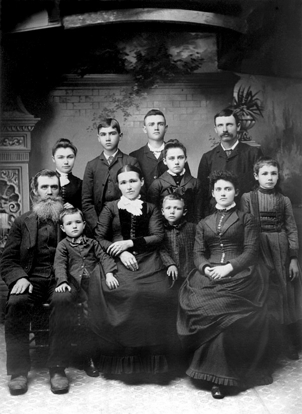 John Alexander and Margaret (Hall) Hogg Family