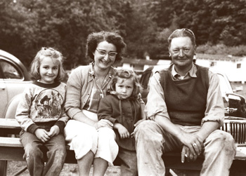 Bill and Jean Jansen, with daughters Nancy (left) and Diney