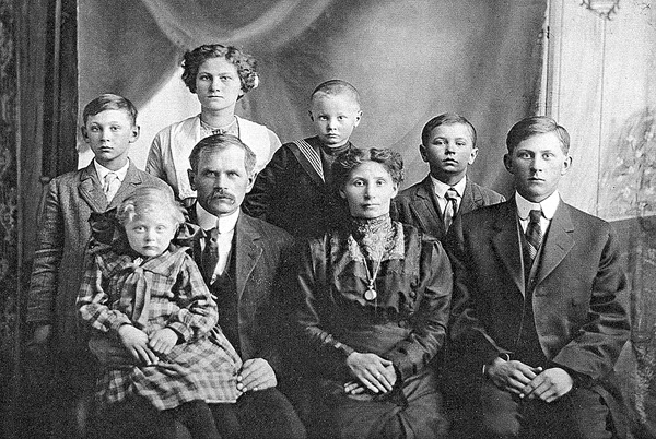 Fred and Augusta Leistiko Family