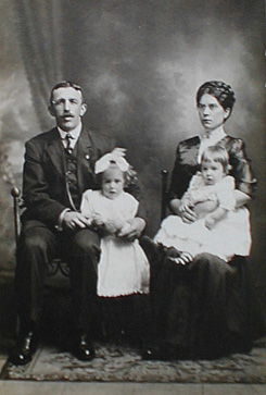 Henry and Rosa Wagner with daughters Irene and Helen