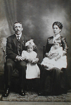 Helen Wagner with parents