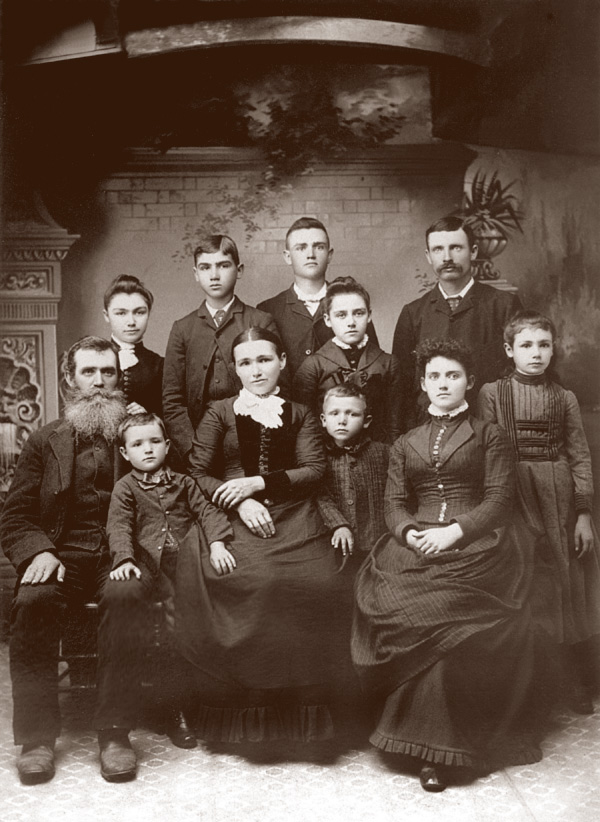 John Alexander and Margaret (Hall) Hogg Family