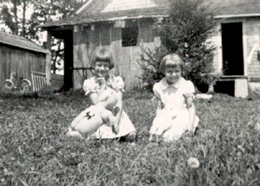 Katheryn and Marian Joan Leistiko