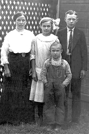 Matilda (Bleich) Schmidt and children