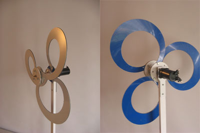 Close-ups of the front and back of the 3-blade version